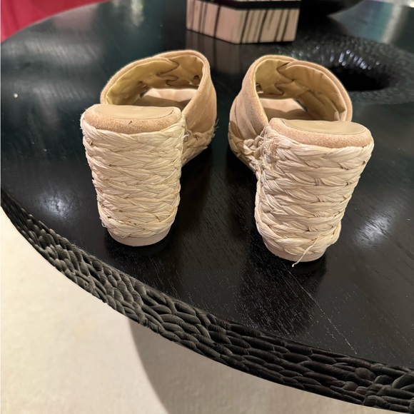 Vince Gilian Suede Wedge Sandal with added rubber soles. Very good condition. - Picture 4 of 12